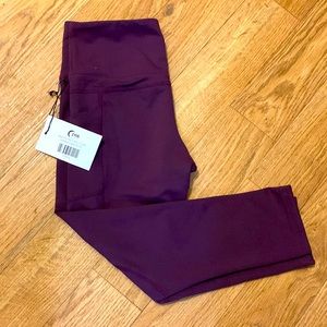 NWT Zyia plum color active Capri!!